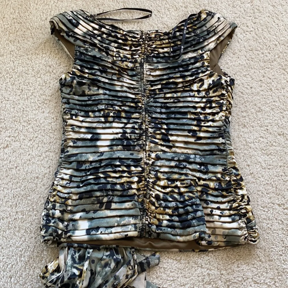 Tadashi Shoji  silk blouse - Image 4