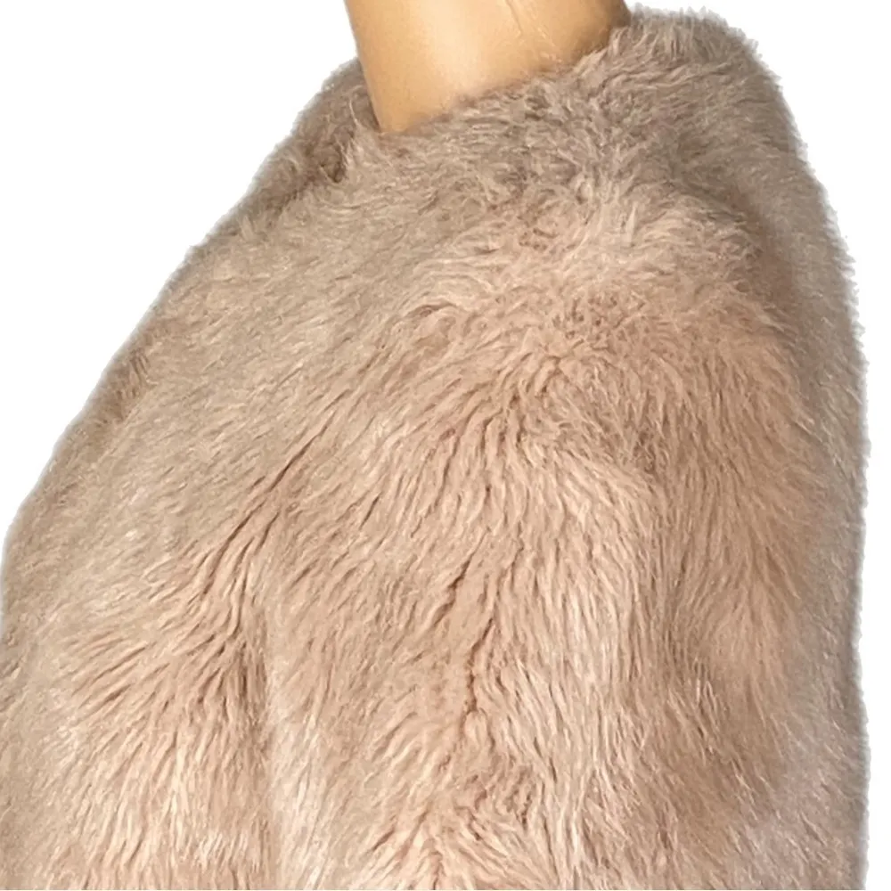 FOREVER 21 “EXCLUSIVE” tan color, faux fur jacket with POCKETS. Size Small. VGUC - Image 6