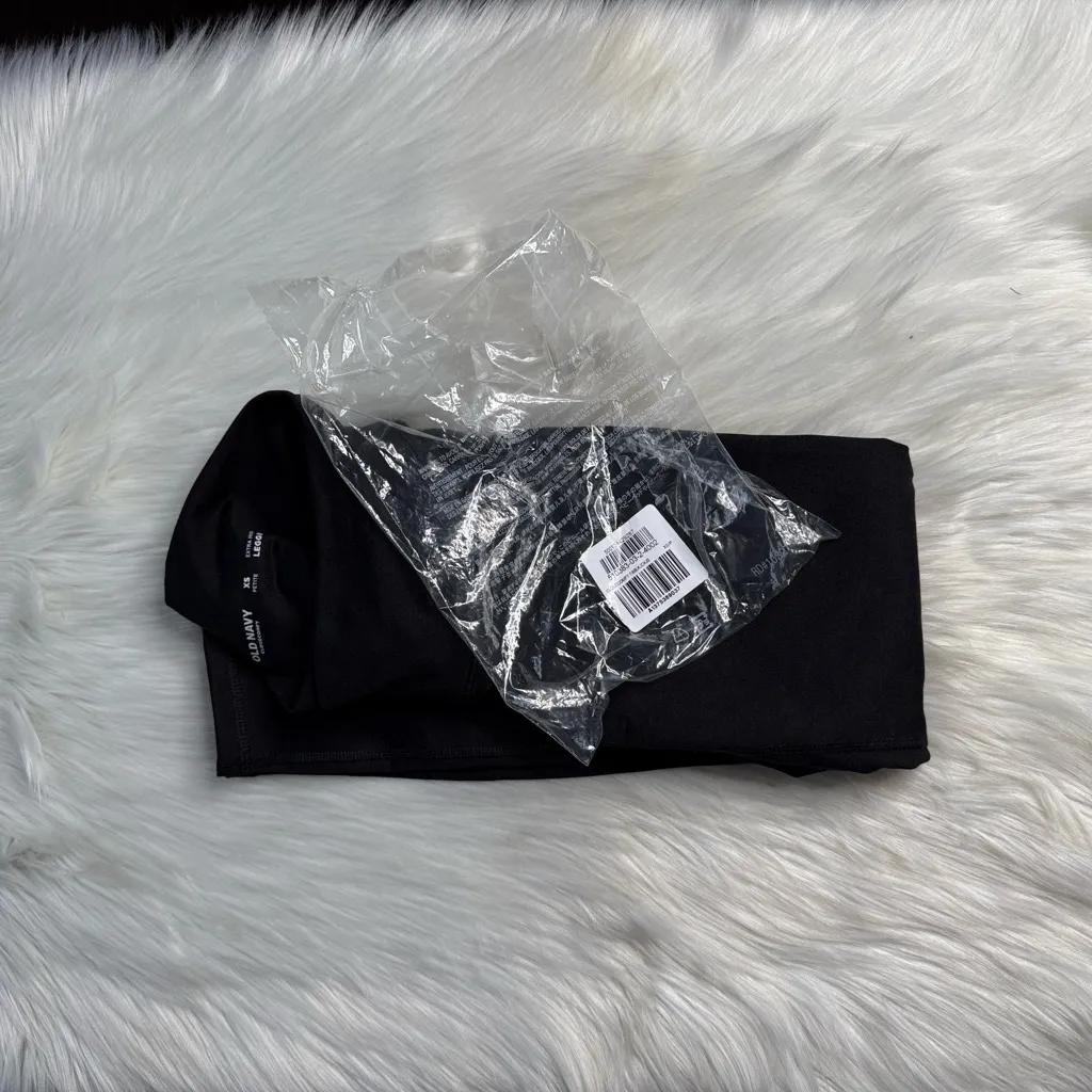 Old Navy Black Cloudy Comfy Extra High Rise Leggings - Image 9