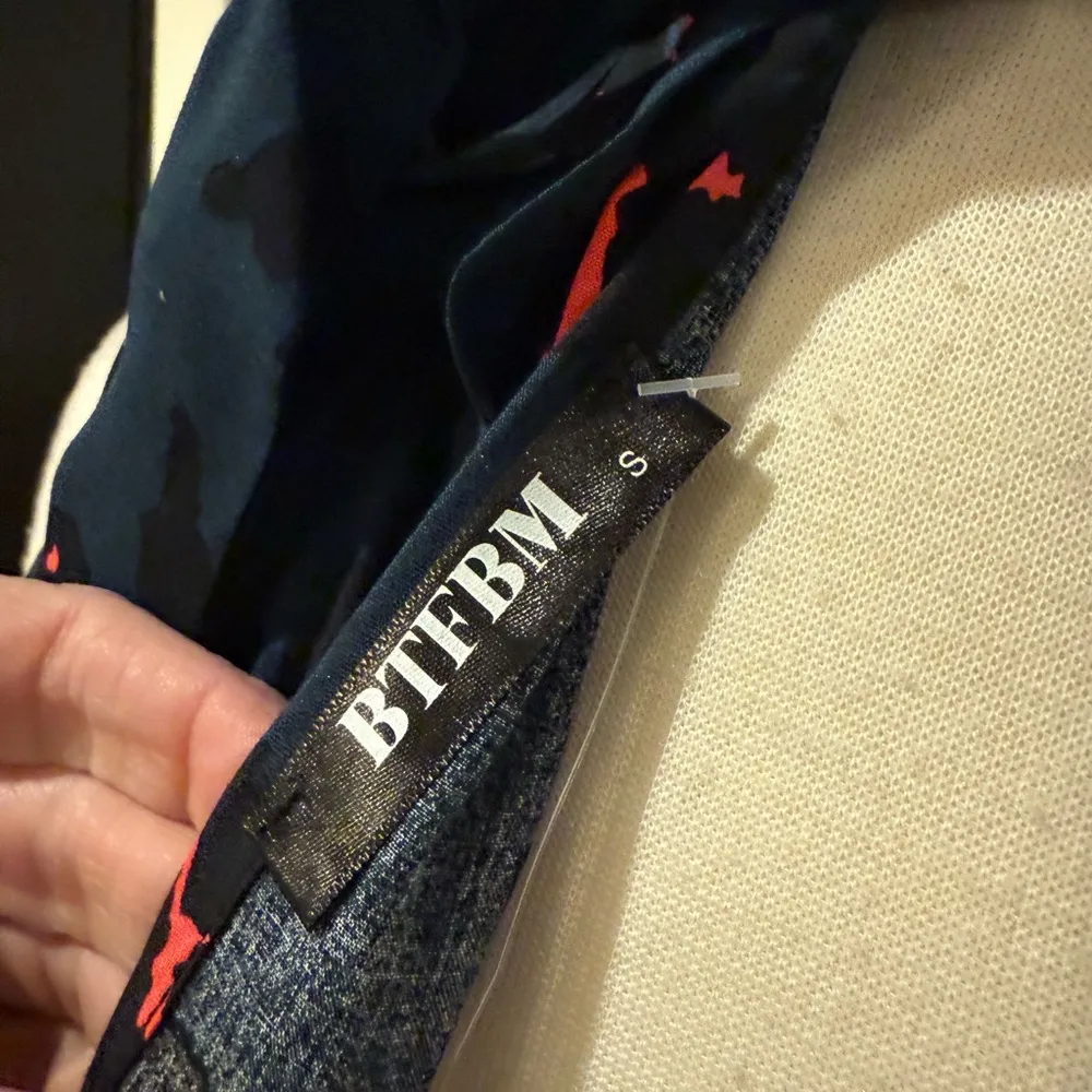 Amazon Women's Navy and Red Midi Dress - Image 9