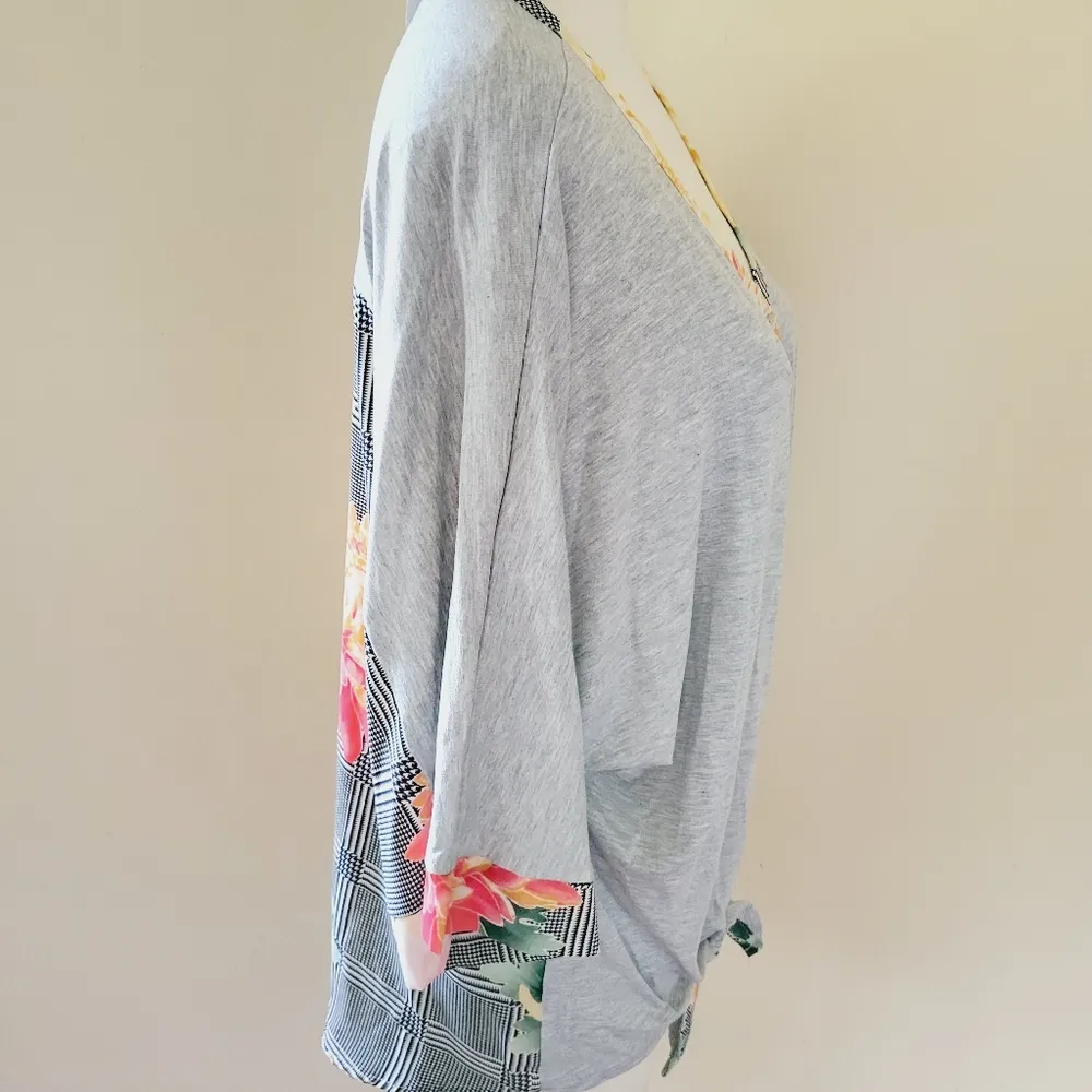 Oddy mixed media plaid floral top size medium - Image 6