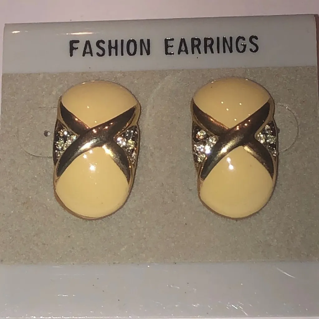 Vintage Gold Tone and Cream Enamel CZ Rhinestone Fashion Earrings - Image 5