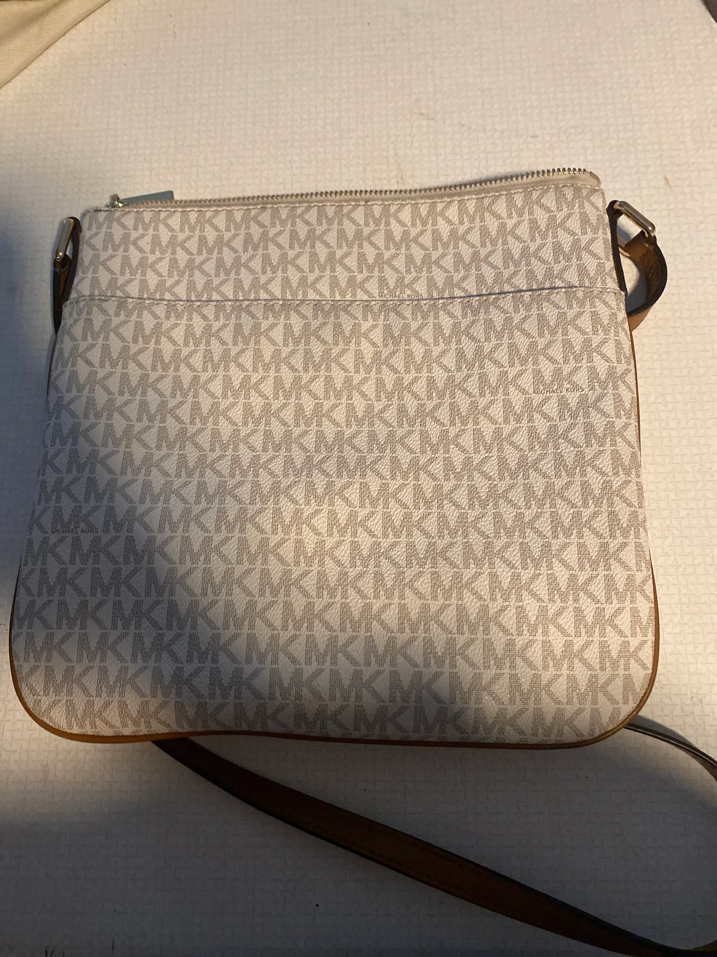 Michael Kors Crossbody Handbag - Image 2