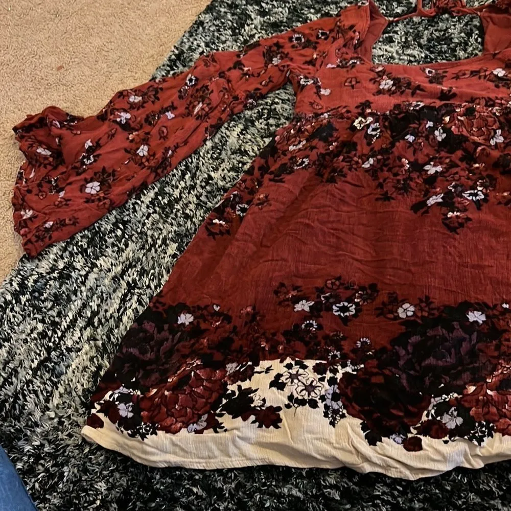 Free people burgundy floral mini dress - Image 3