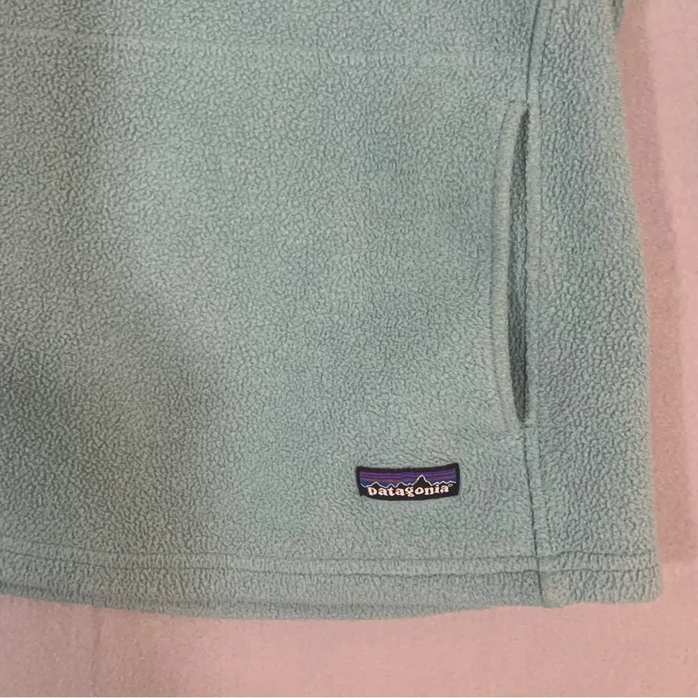 Patagonia Light Blue Fleece Sweatshirt - Image 5