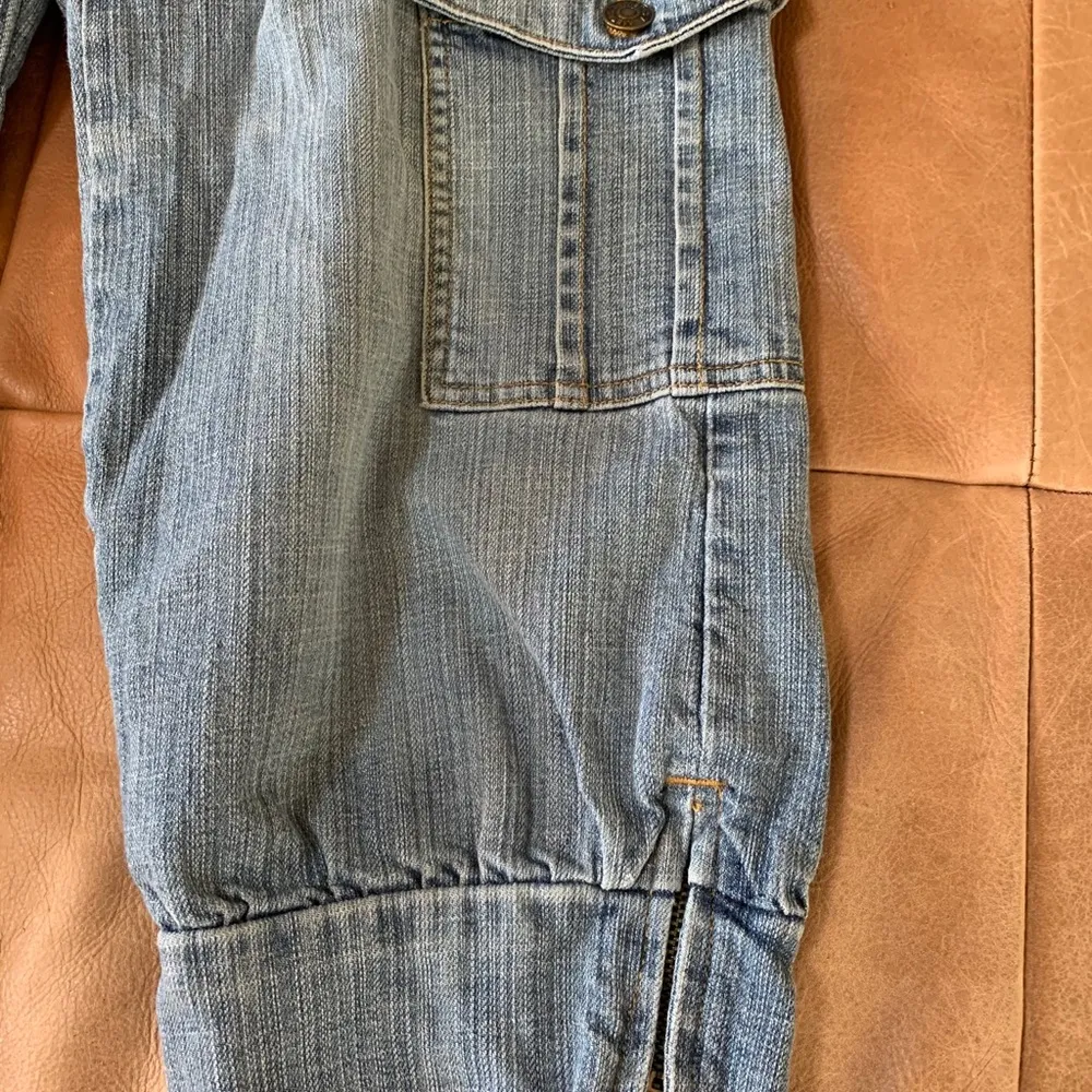 Metro 7 Cropped/Cargo Button Up Jeans - Image 3