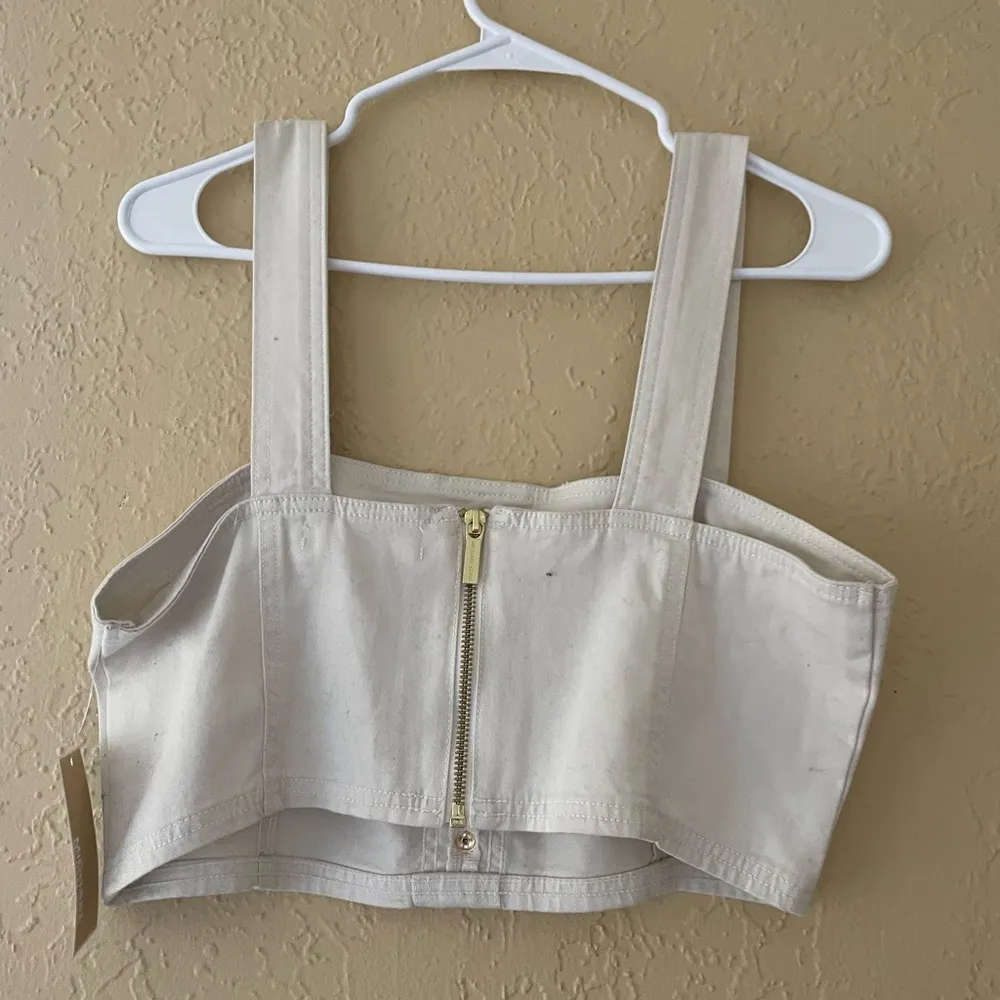 Stylish Cream Buttoned Crop Top - Image 3