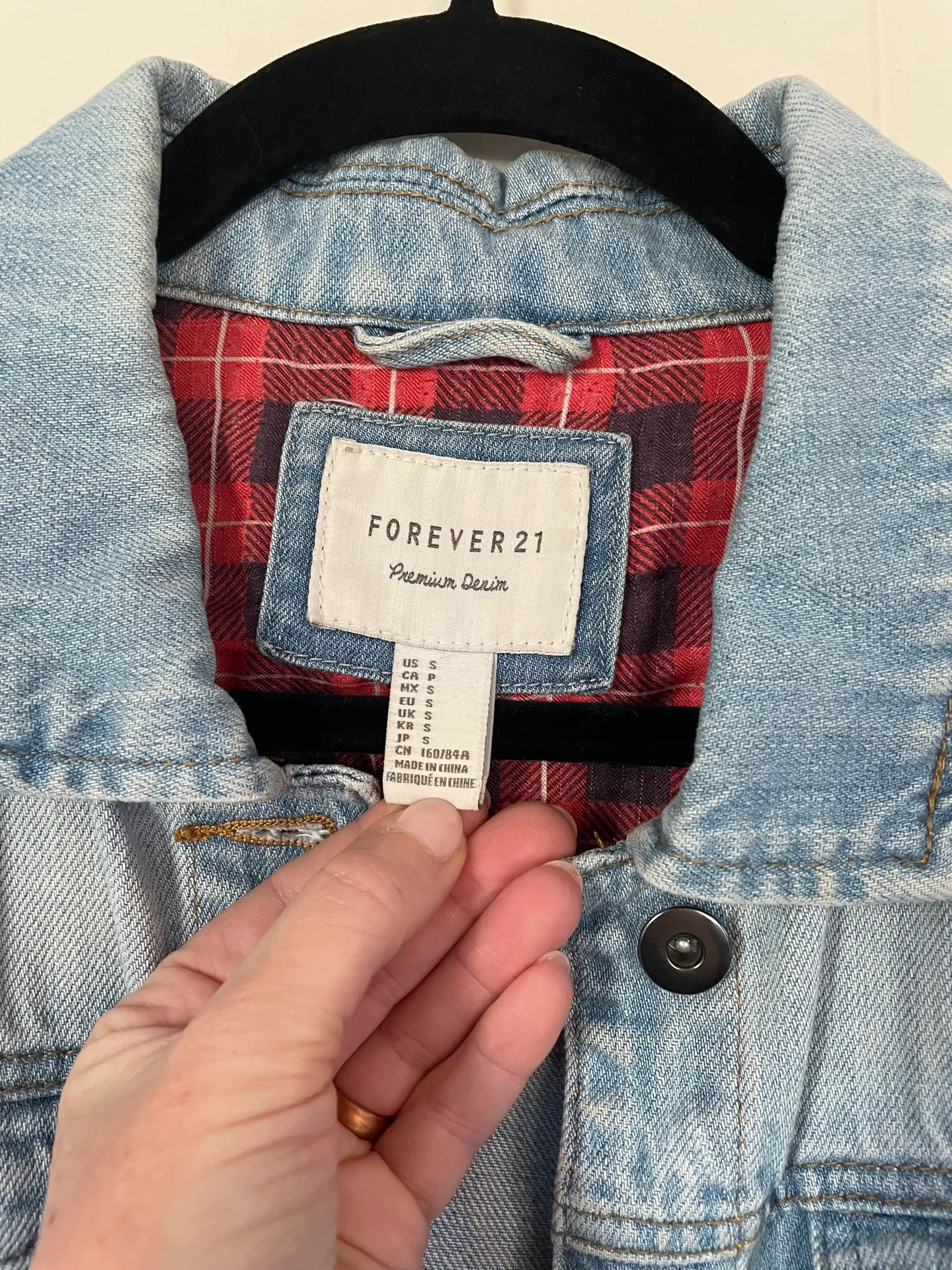 Crop jean jacket light wash denim studded 90’s Y2K women’s size S - Image 2