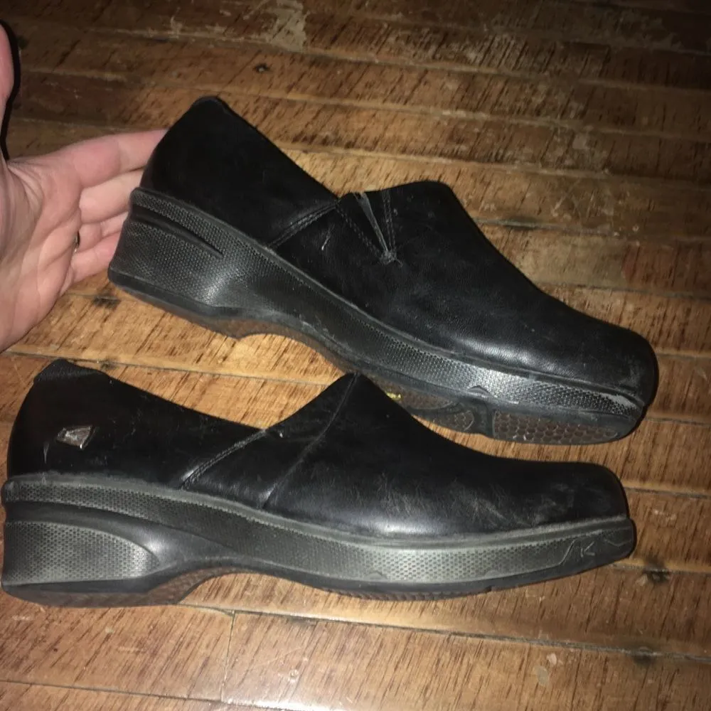 Keens black slip on professional nursing size 8.5 clogs - Image 3