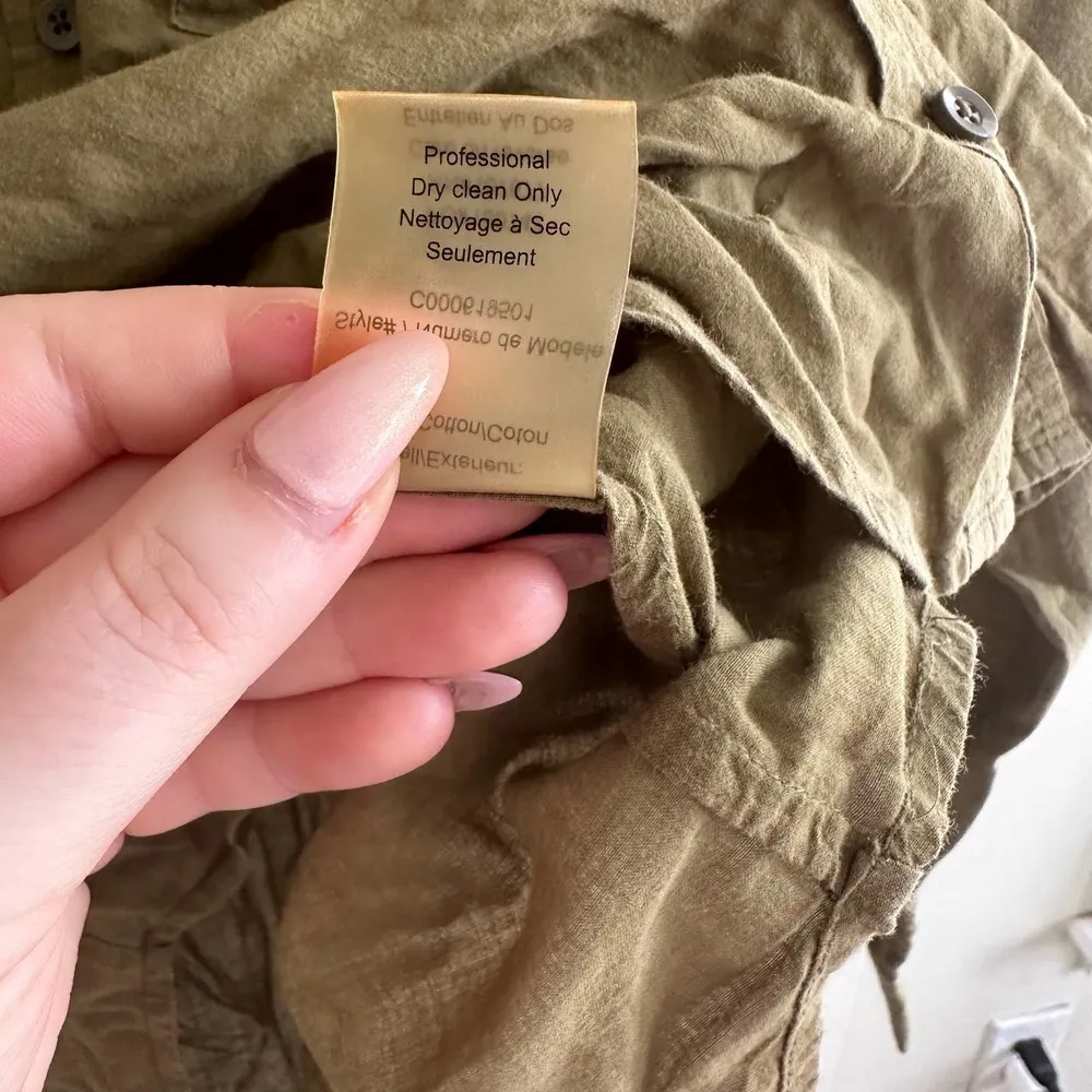 Alice + Olivia Base Olive Green Button Down Shirt Size Medium - Image 8