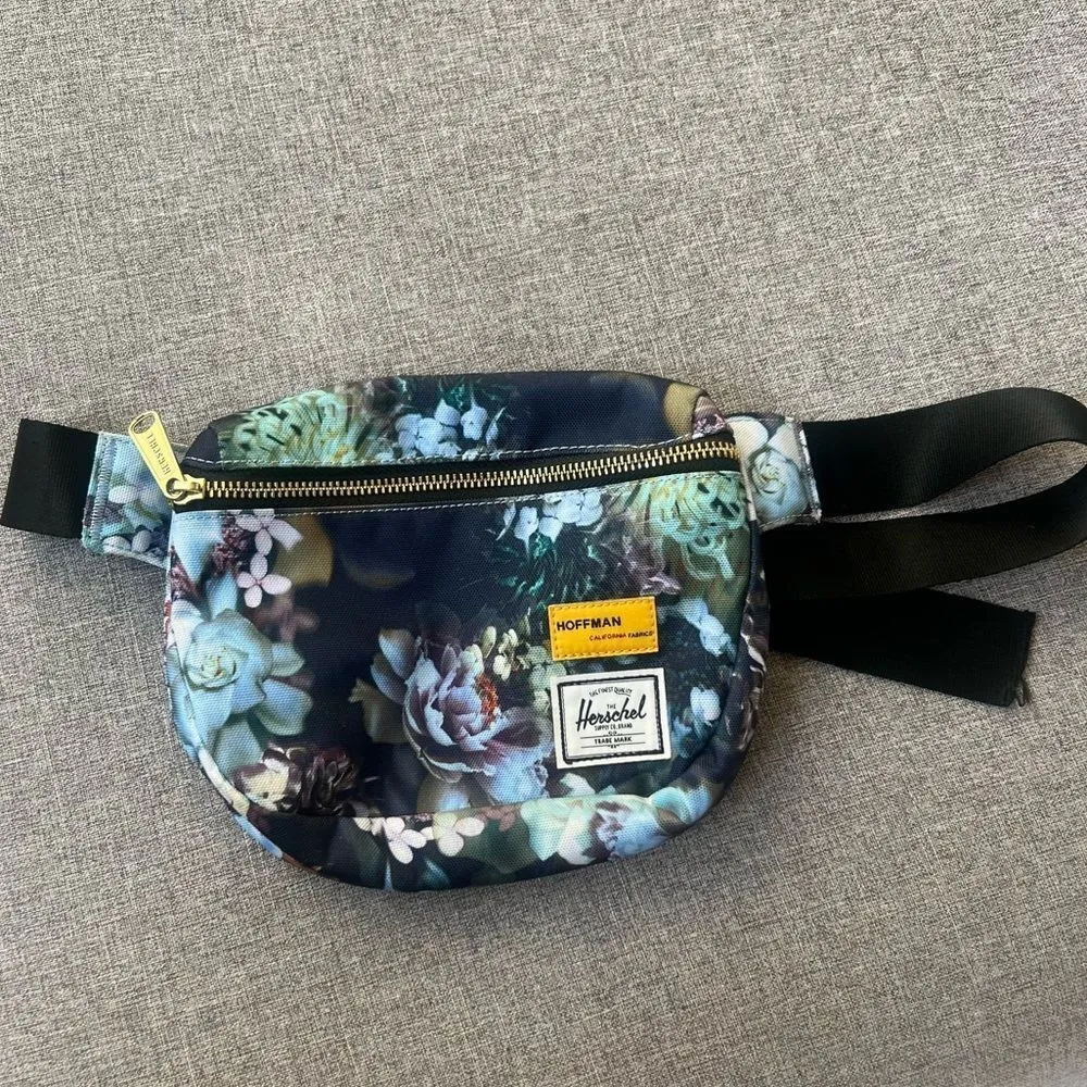 Herschel Supply Co - Fifteen Hip Pack, Winter Floral Hoffman Collection - Image 5