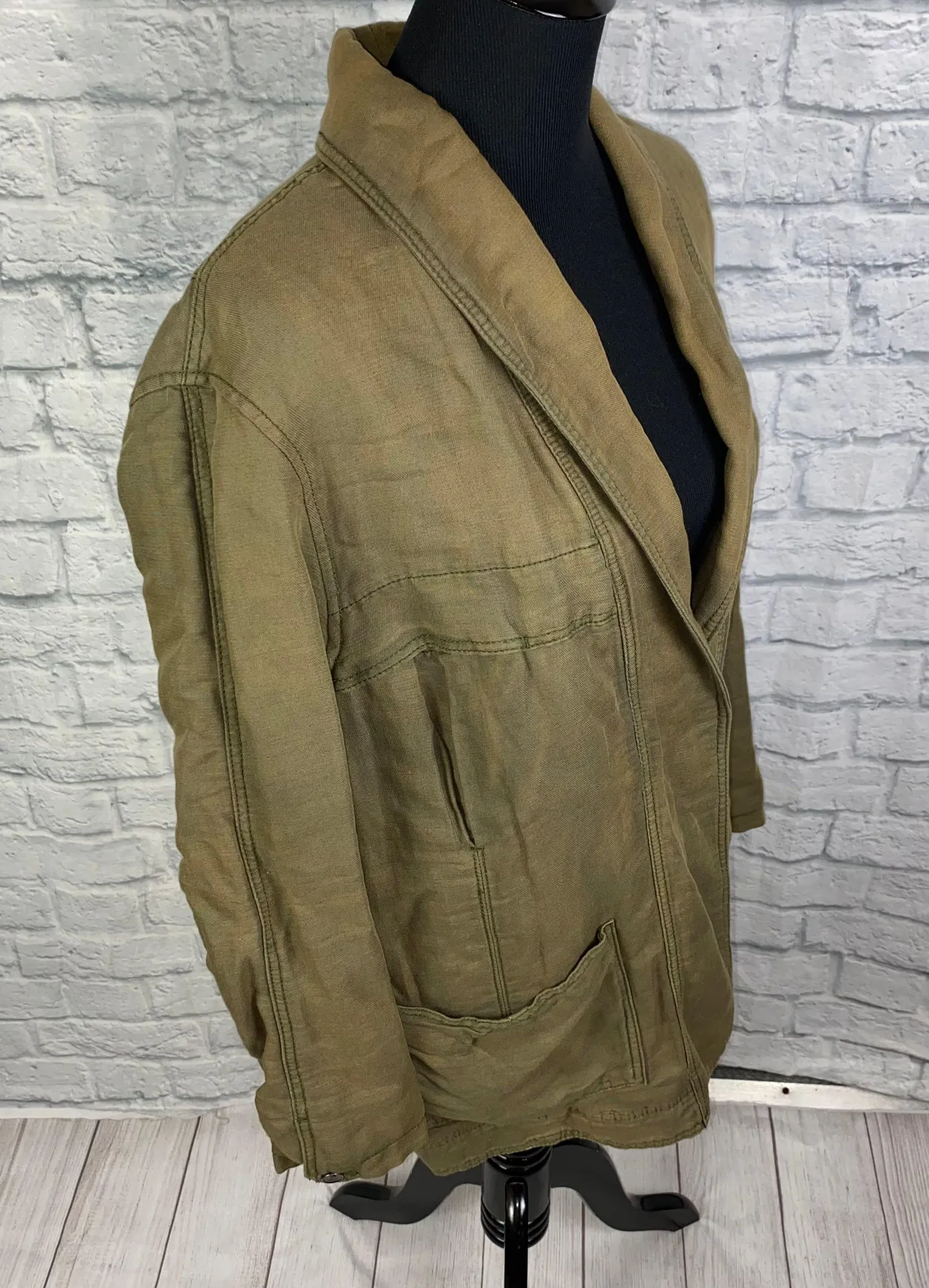 Free People oversize coat low cut collar 1 button close sz S - Image 6