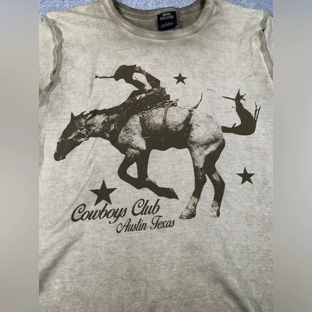 Urban outfitters cropped shrunken baby tee cowboys club Austin Texas large - Image 2