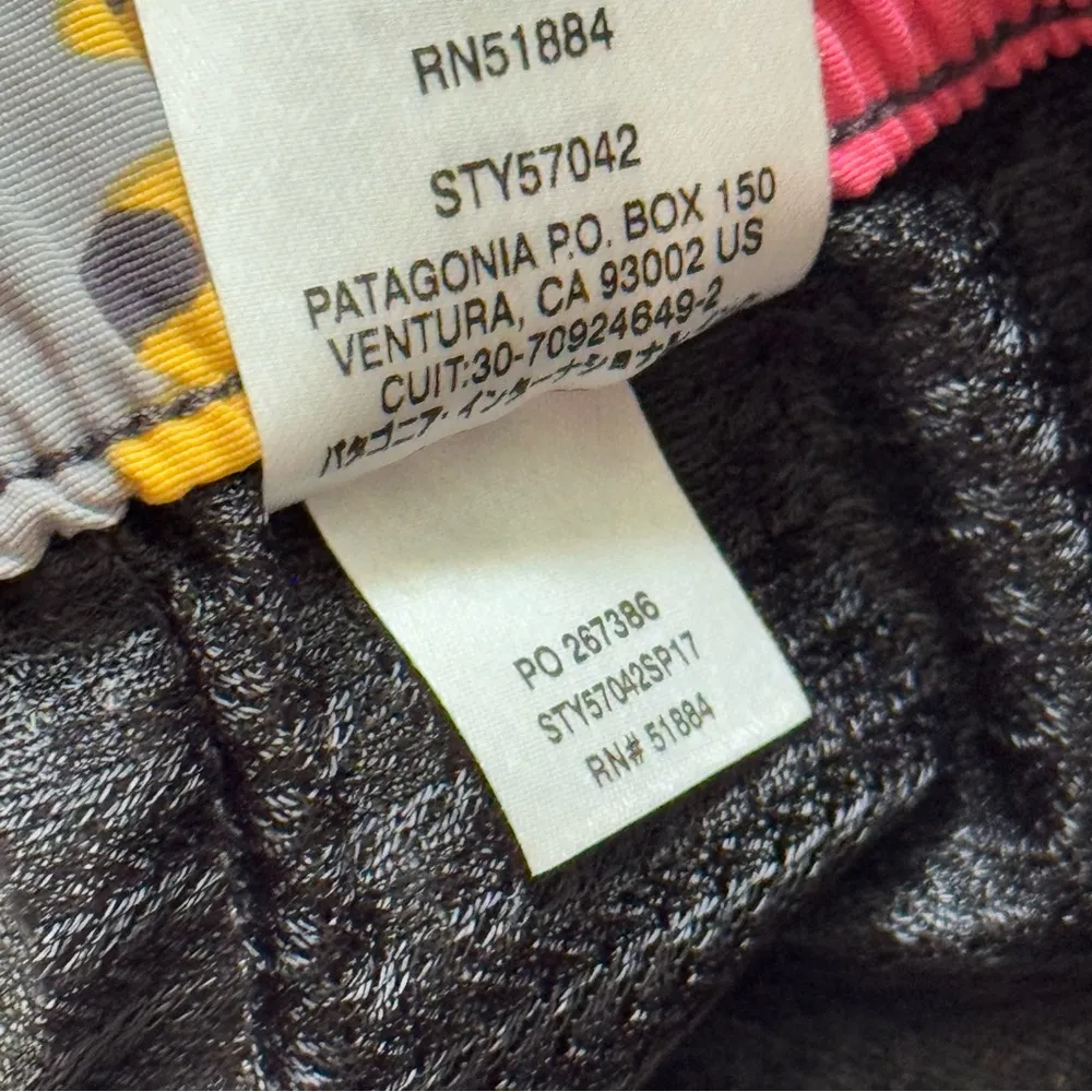 Patagonia Barely Cloudbreak Ink Black Tropical Floral 2.5 Shorts Women’s Size XS - Image 9