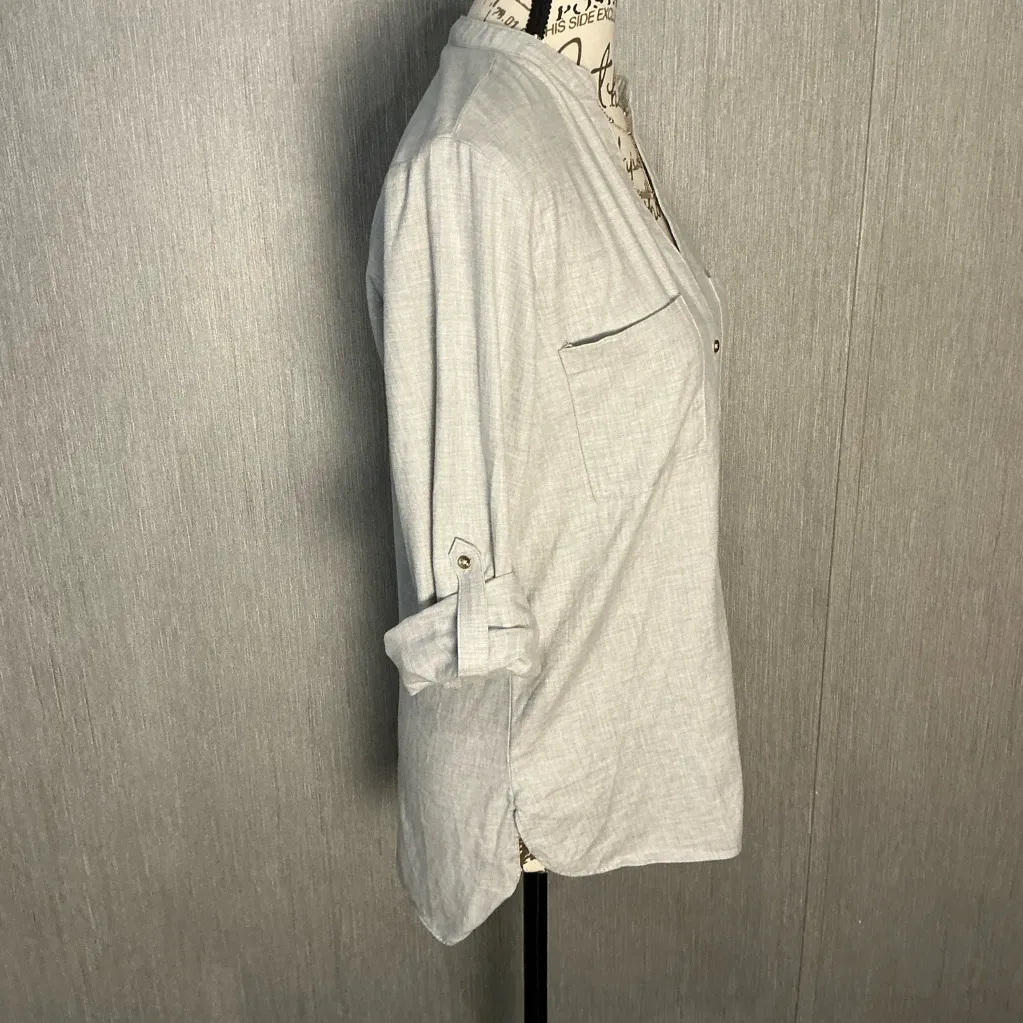 NWOT Zara Light Gray Button-Up Shirt Size XS - Image 3