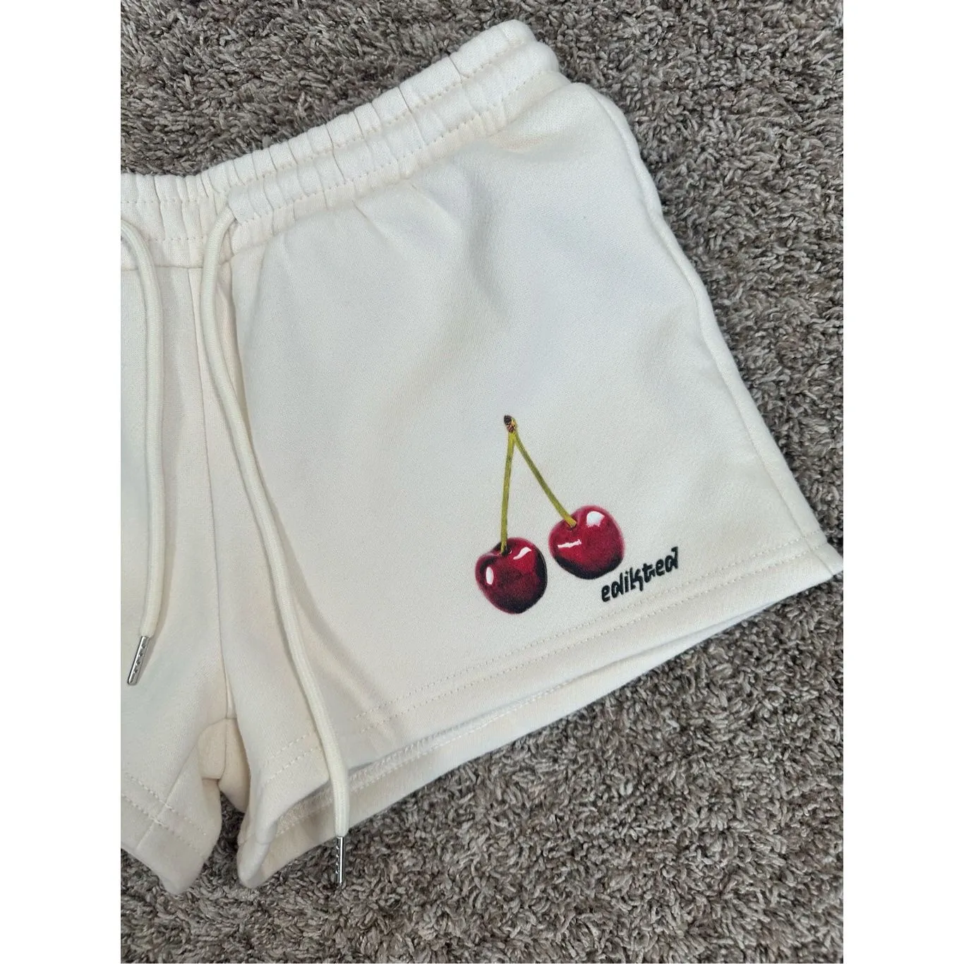 NWOT Edikted Mon Cheri Sweat Shorts Beige Fleece Pull on Drawstring Womens XS - Image 11