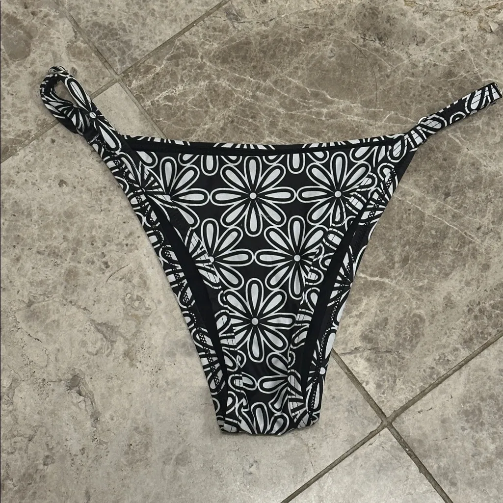 Kenny Flowers Watercolors Pedregal Black Brazilian Adjustable String Bikini M Size M - Image 11