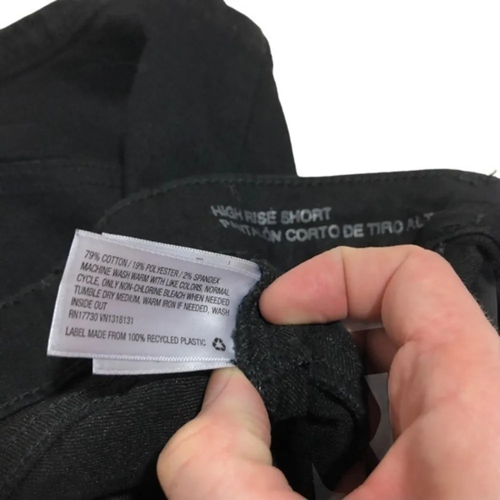 NWOT  High Rise Black Denim Shorts New - Image 5