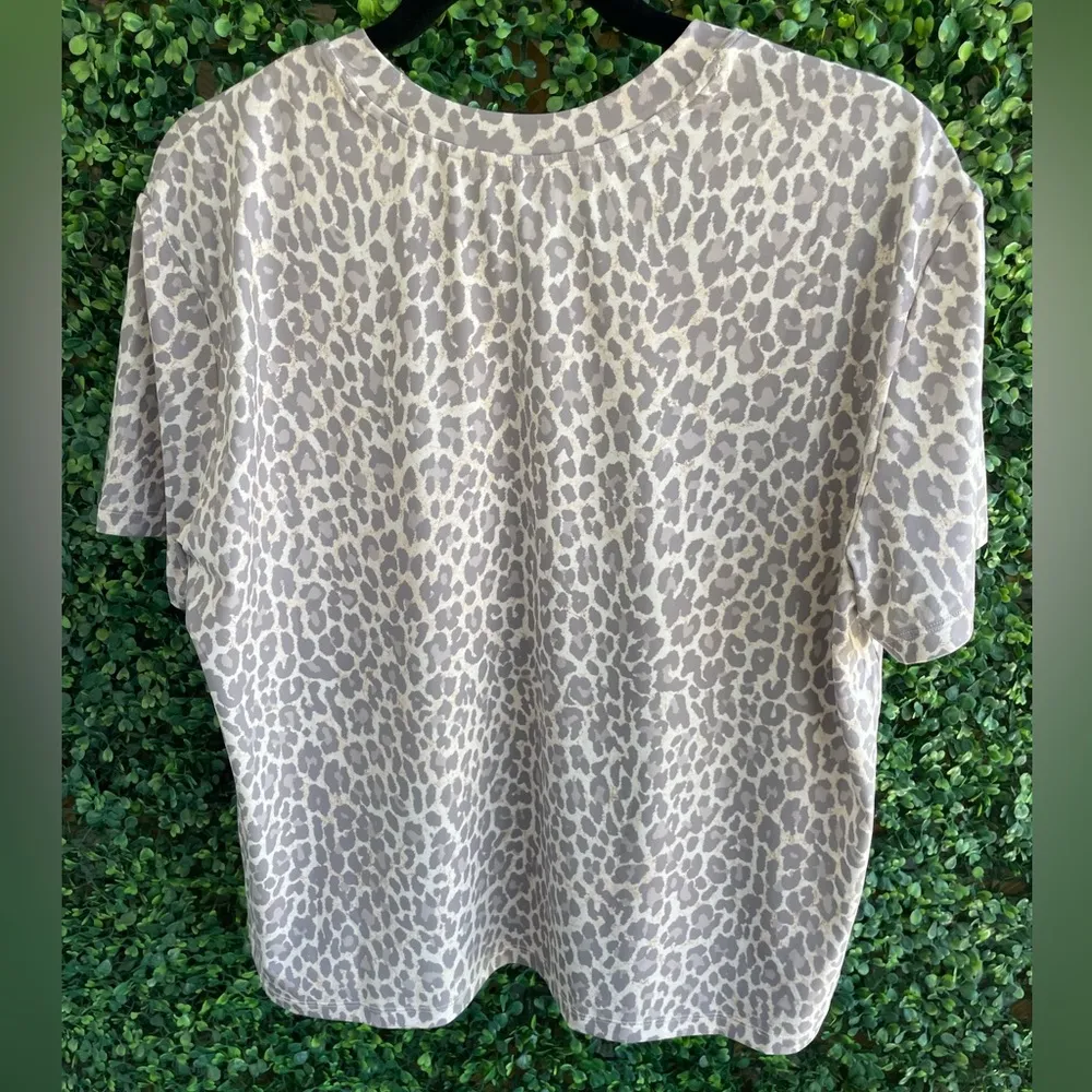 Johnny Was Calme Women’s Effect Drop Shoulder Tee in Leopard Print - NWT - Image 7