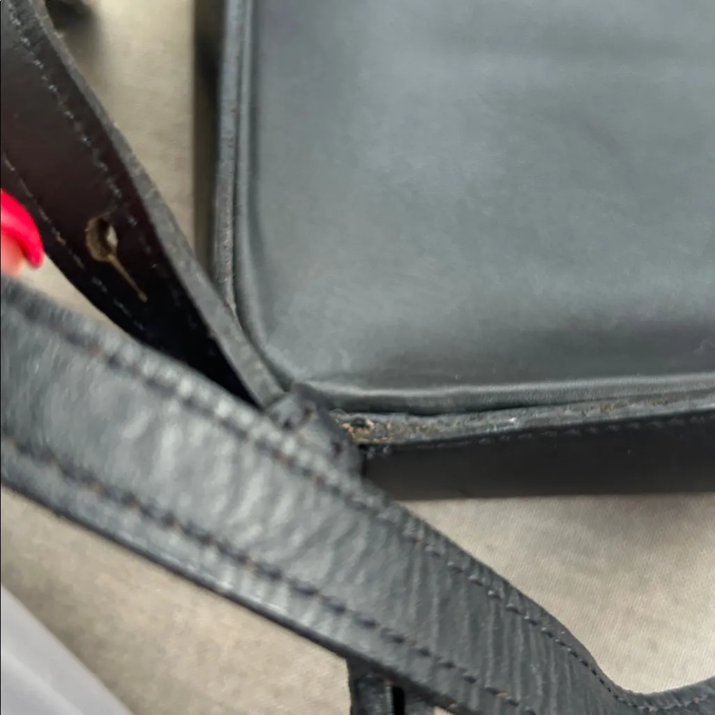 Nisolo Clara deep black leather crossbody bag minimalist preppy chic witchy - Image 7