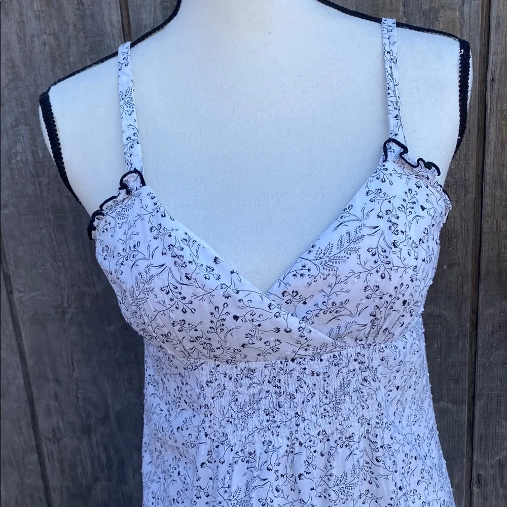 City Triangles White Summer Dress Ruffled Hem Black Floral Print Swiss Dots Sz S - Image 2