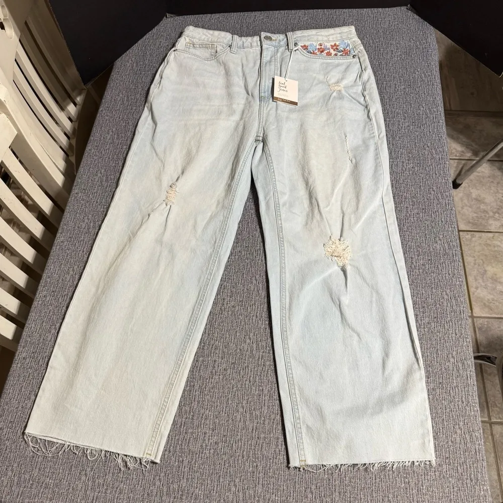 Lauren Conrad Feel Good Distressed Cropped Jeans - Image 3