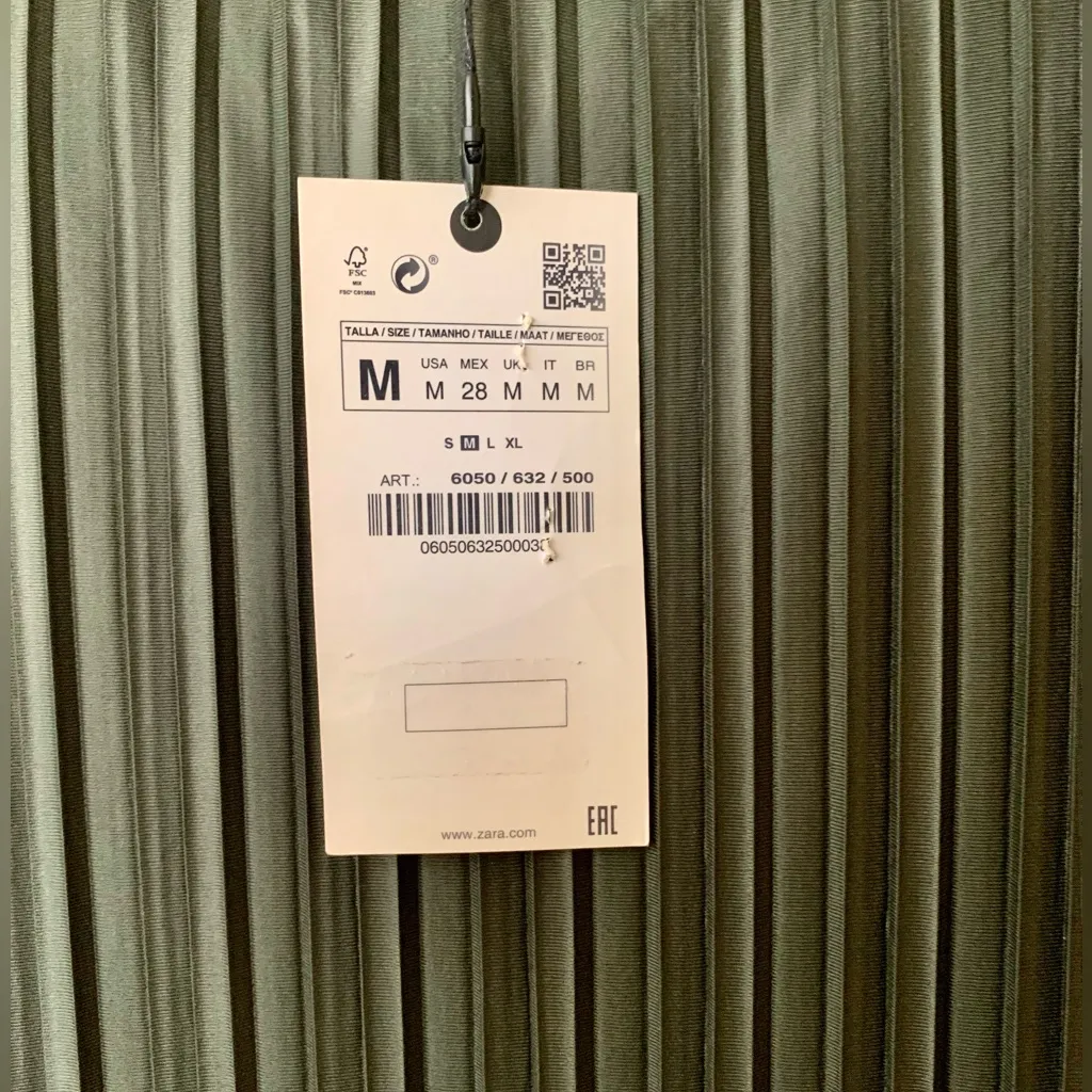 Zara Pleated Shortsleeved MIDI Dress NWT Dark Green - Image 3