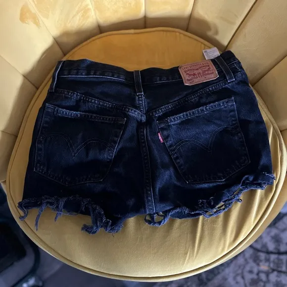 Levi's 501 Women's Black Denim Shorts size 27 - Image 2