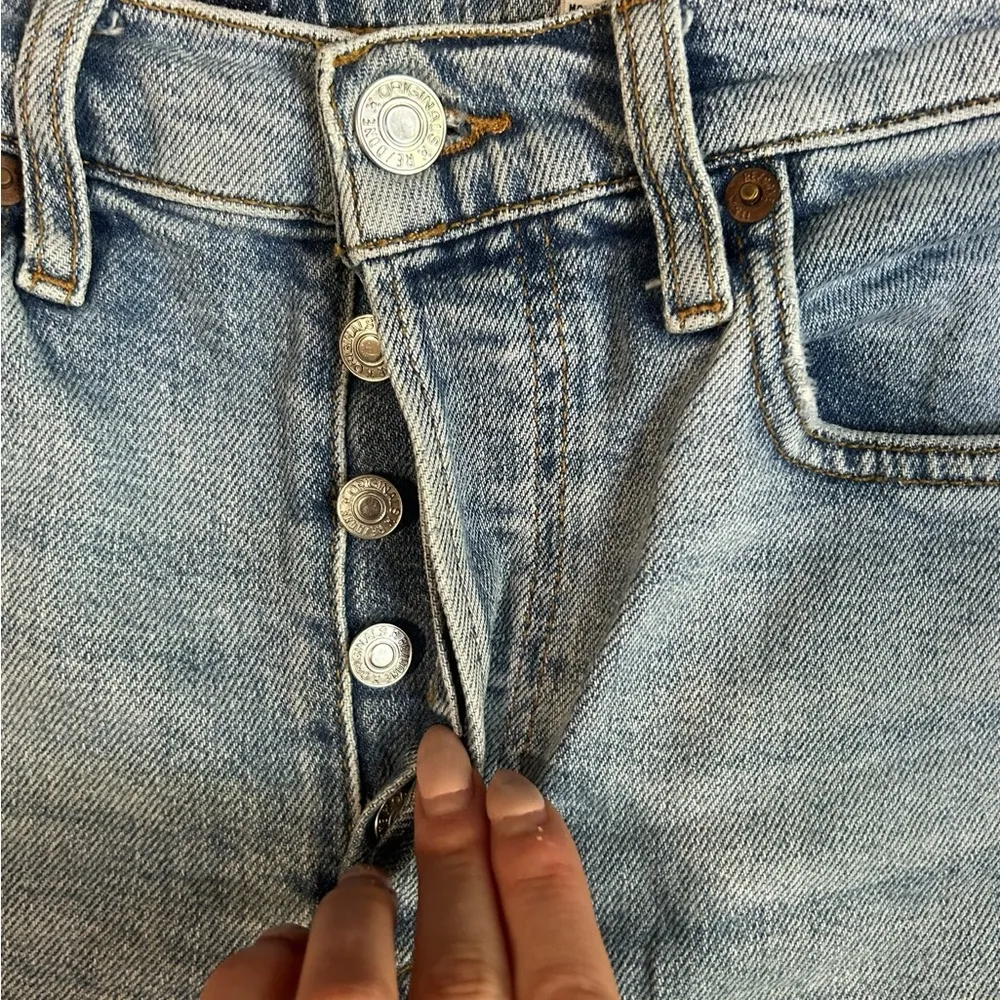 Re/Done Stove Pipe Cropped Jeans Light Wash Raw Hem Size 26 Mid 90s Button Fly - Image 5