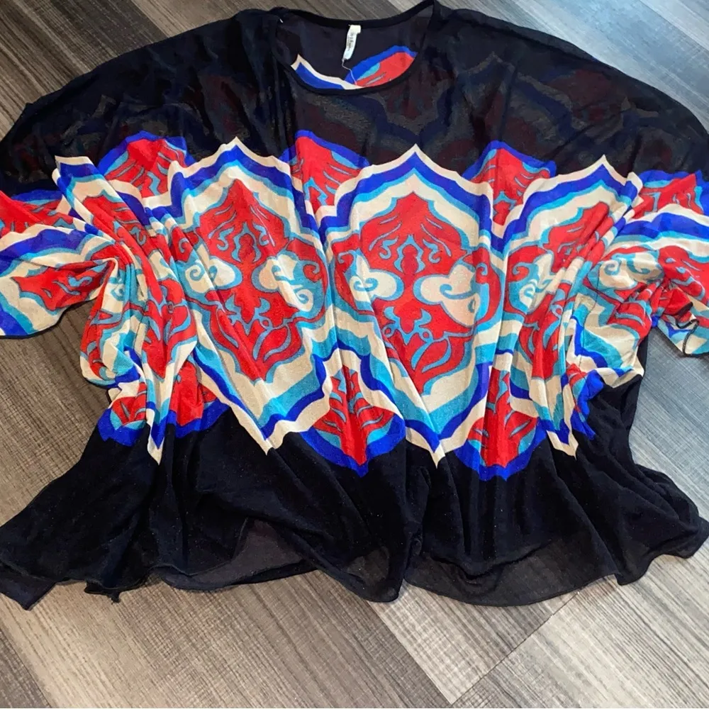 Multicolore Mesh Poncho Cover Up
Top One Size Red Size undefined - Image 7