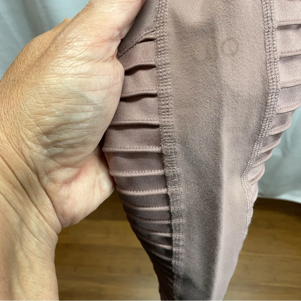 ALO‎ Yoga Clay Leggings - Image 5