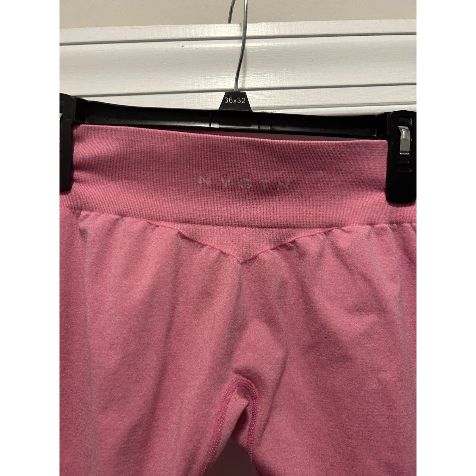 NVGTN Pink Contour Seamless Breathable Leggings Pink Size Medium - Image 4