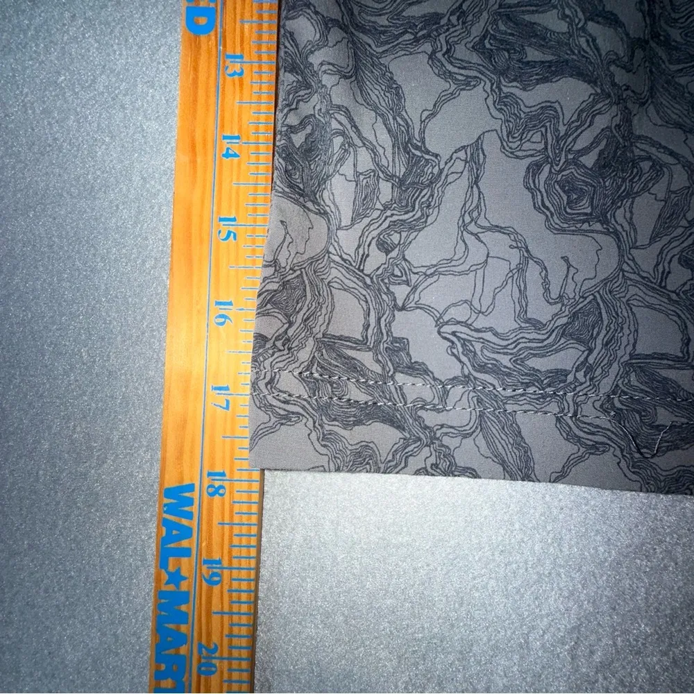 Eddie Bauer Women’s‎ Skort button and zip front pockets and zip back pockets 10 - Image 3