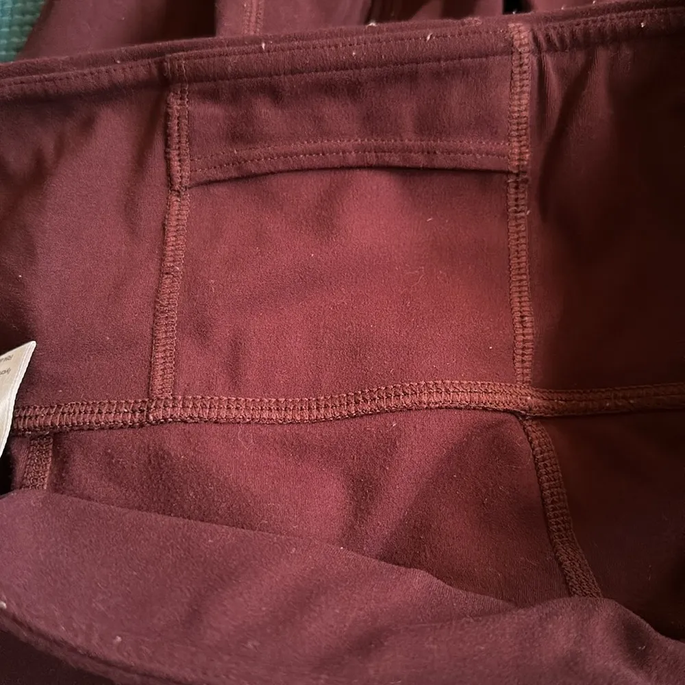 Athleta Salutation Powervita Crop Capri Leggings Medium Raisin Purple Brown - Image 9