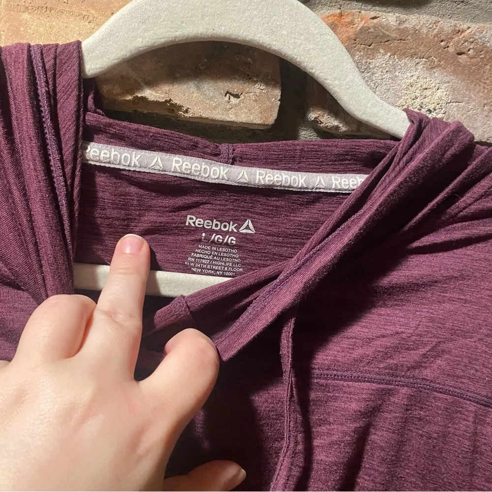 Reebok Womens Hoodie Size L Purple Long Sleeve Thumbholes Pullover Logo - Image 3