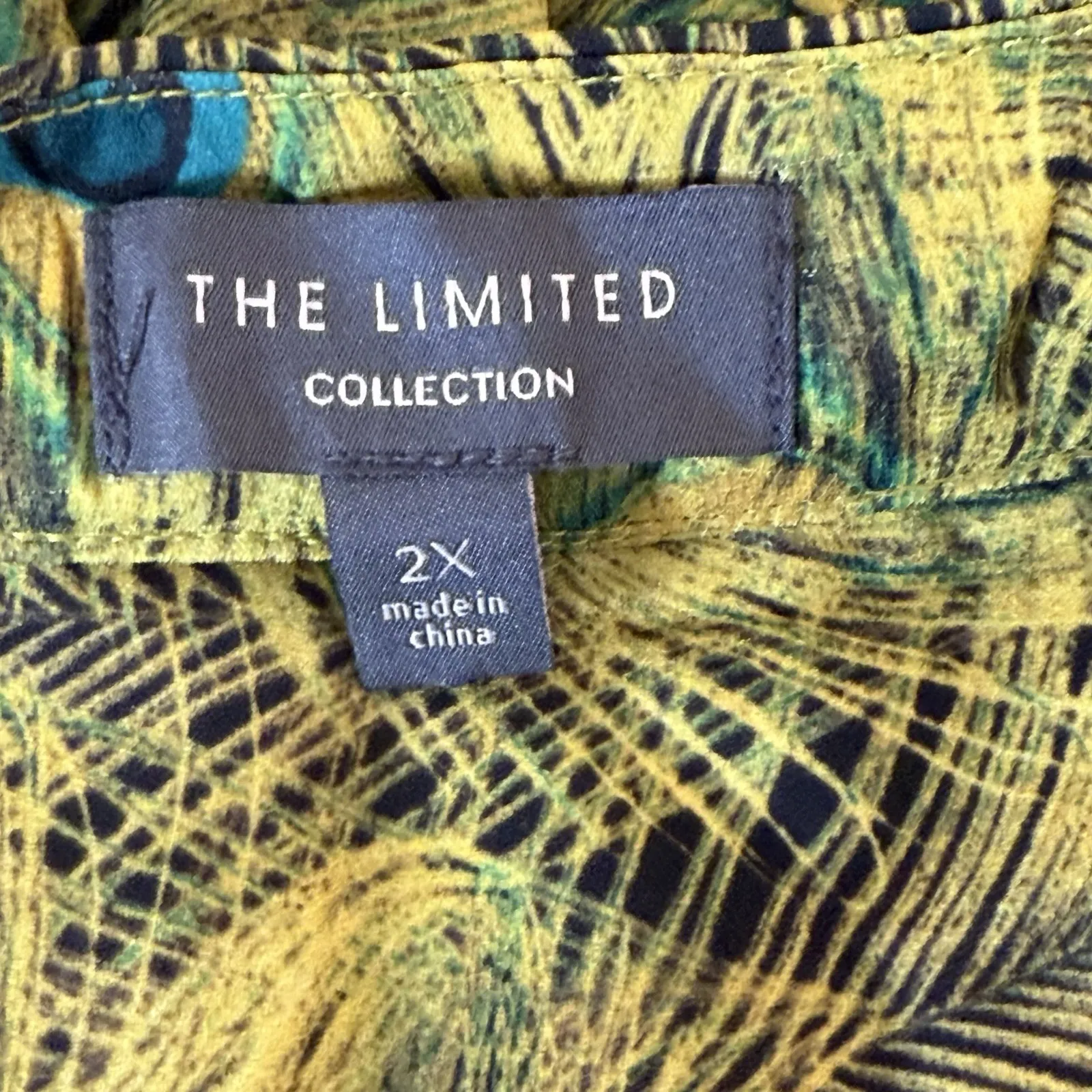 The‎ Limited Green Peacock Print Tie Neck Button Up Blouse 2X Office Statement - Image 5