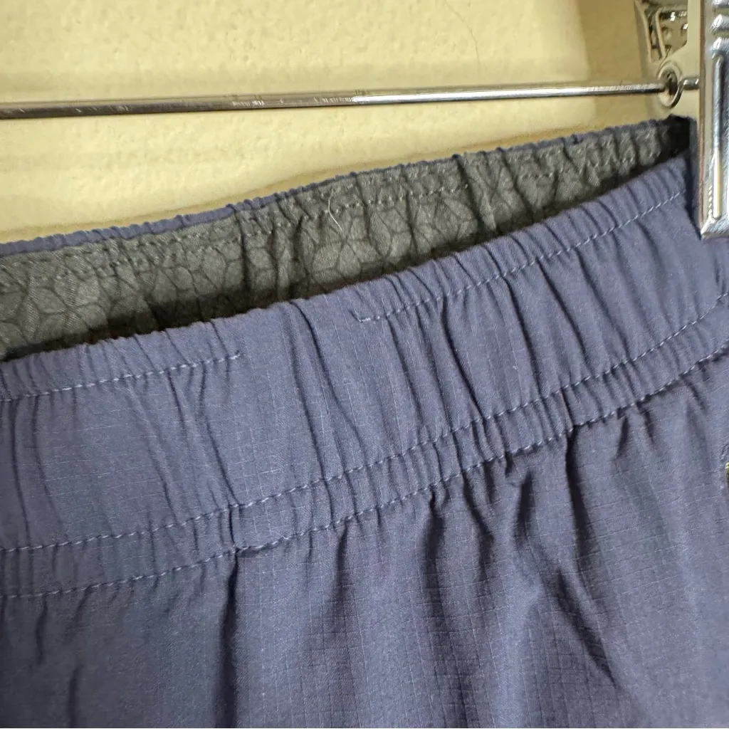 Columbia ladies Outdoor Hiking Camping Pants Blue Pockets Womans Size medium - Image 6