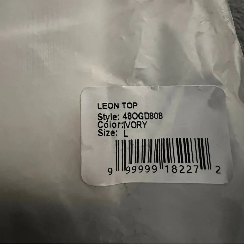 One Grey Day OGD NWT Leon Top in Ivory. SIZE LARGE White - Image 3