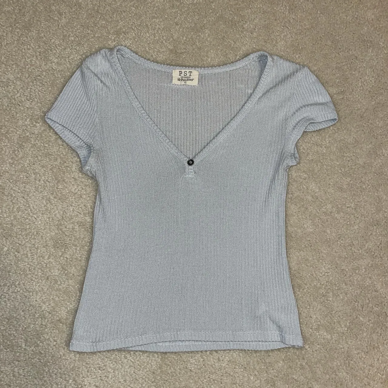 Greyish White Vneck Short Sleeve Top Size XS - Image 2