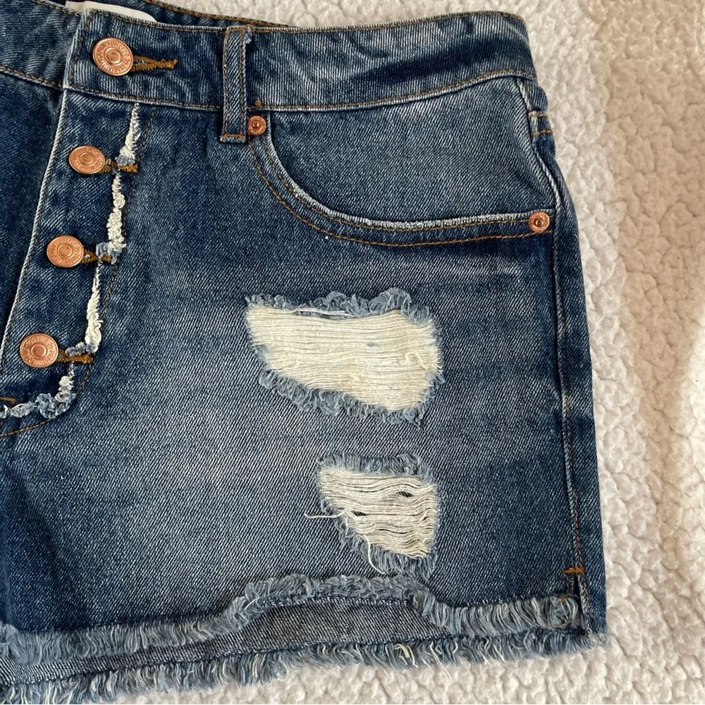 Forever 21 Distressed Button Denim Shorts Size 29 Raw Hem High Waist - Image 3