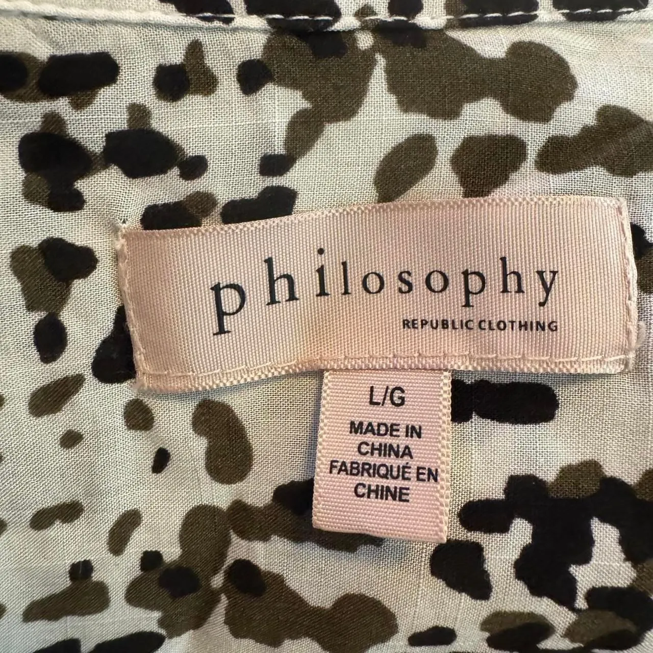 Philosophy Women’s Blouse Size L Animal Print Button Front Short Sleeve - Image 3