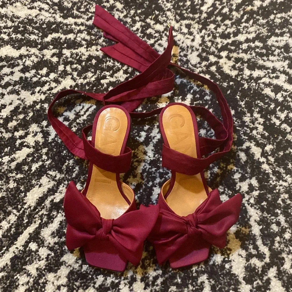 Ganni Bow Ankle Tie Sandal size 35 - Image 2