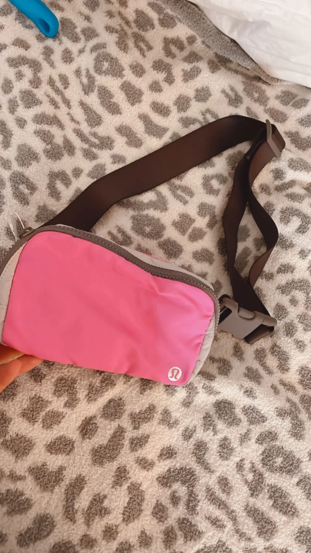 Lululemon hot pink everywhere belt bag - Image 2