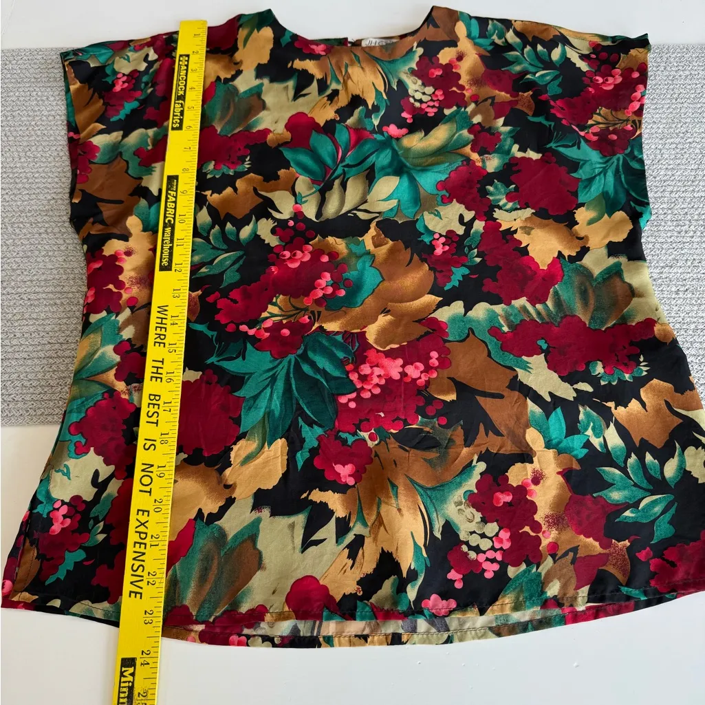 Vintage JH Collectibles Petite Colorful Silk Short Sleeve Shell Blouse Top Sz 8 Red - Image 6