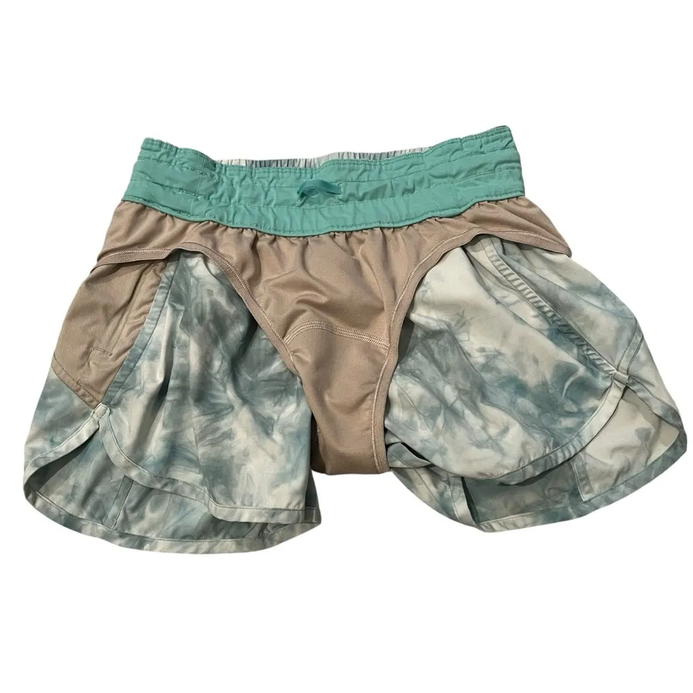 Lululemon Diamond Dye White Washed Marsh Tracker Short V 4", Sz 6 - Image 13