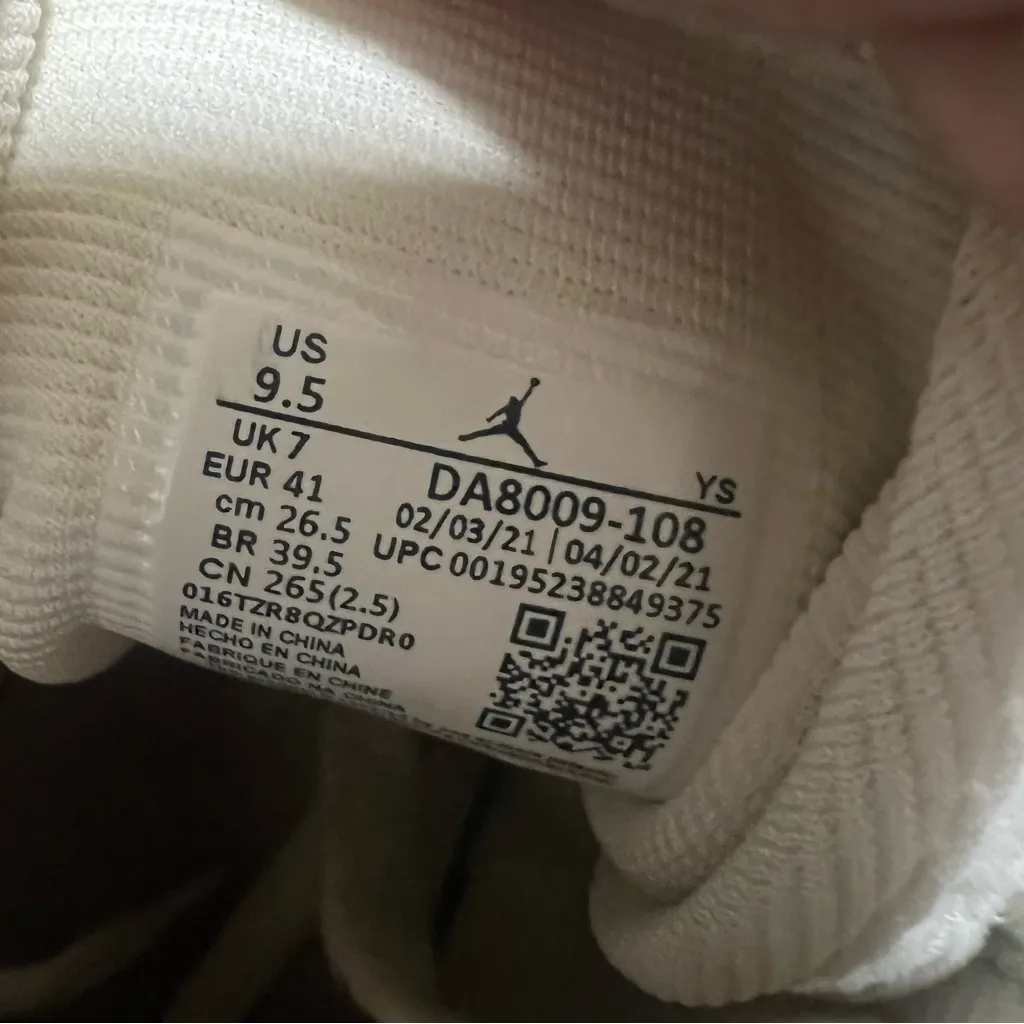 Jordan 1 Mid SE Sail Orange Quartz Corduroy Sneakers Womens Size 9.5 - Image 10