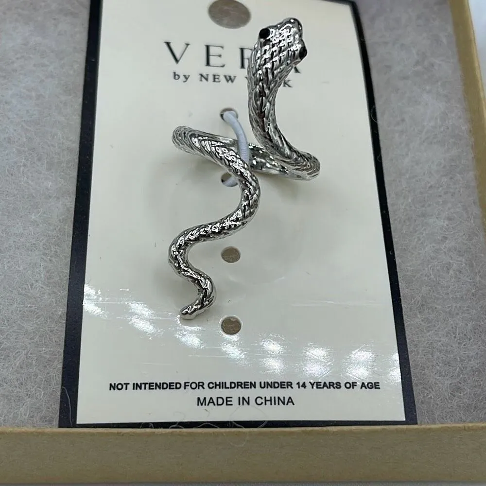 NWT Vera size 8 snake ring. Silver - Image 3
