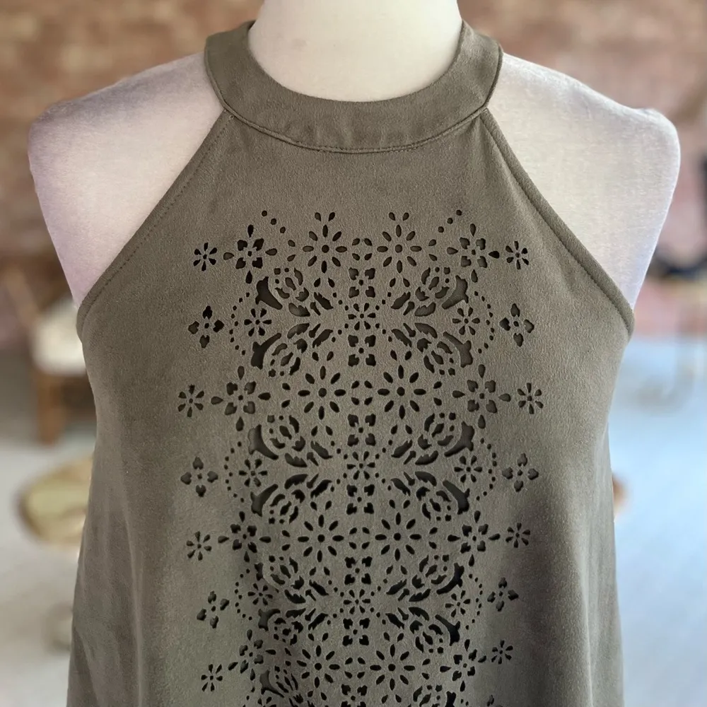 Skylar & Jade Tank TopOlive Green Faux Suede Lasercut High Neck S Festival Chic - Image 2