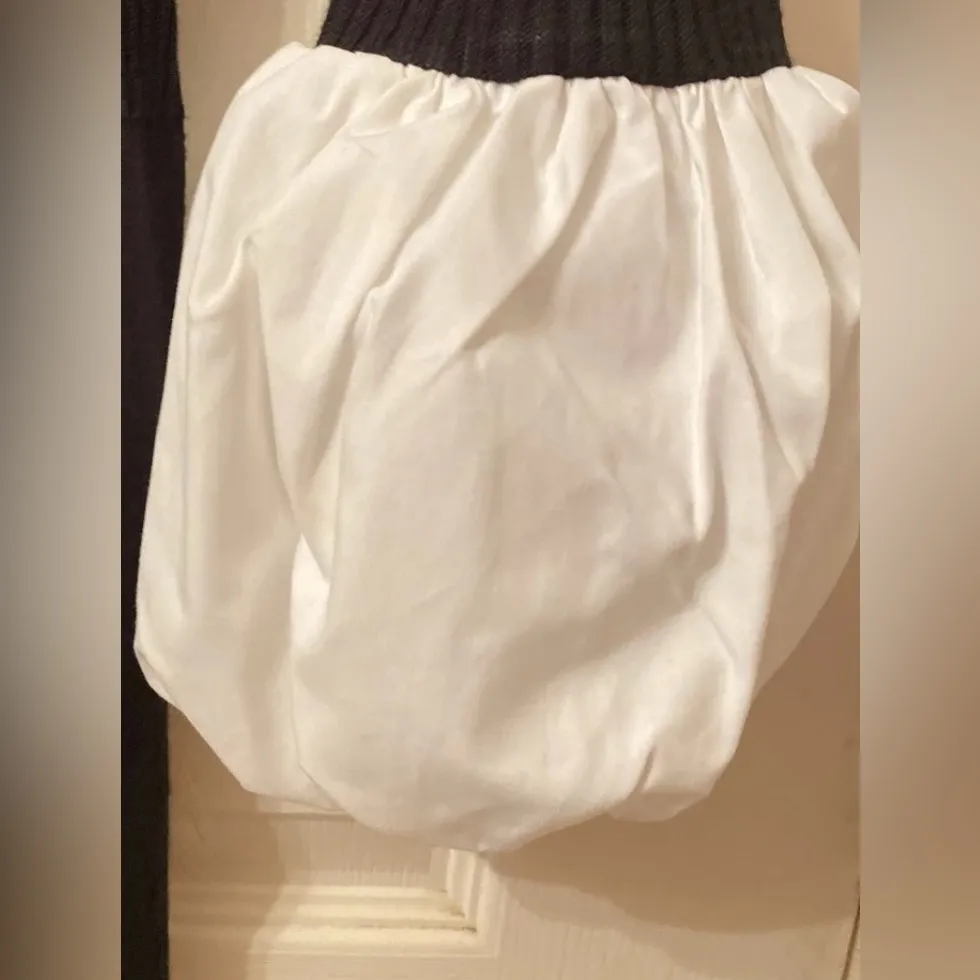 Turtleneck Sweater Dress Black
Ladies Medium 100% Acrylic Black - Image 4