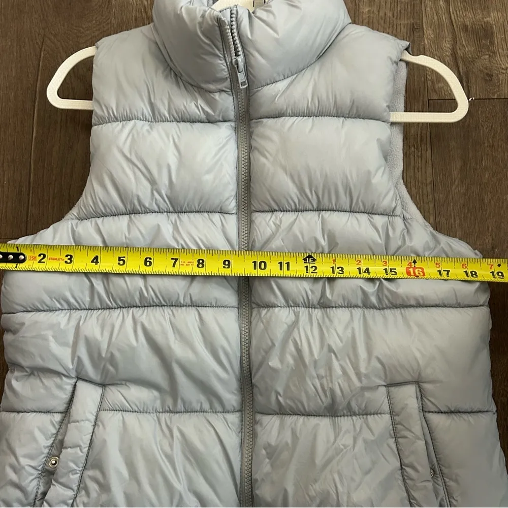 Old Navy  Grey Puffer Zip Up Vest M - Image 9